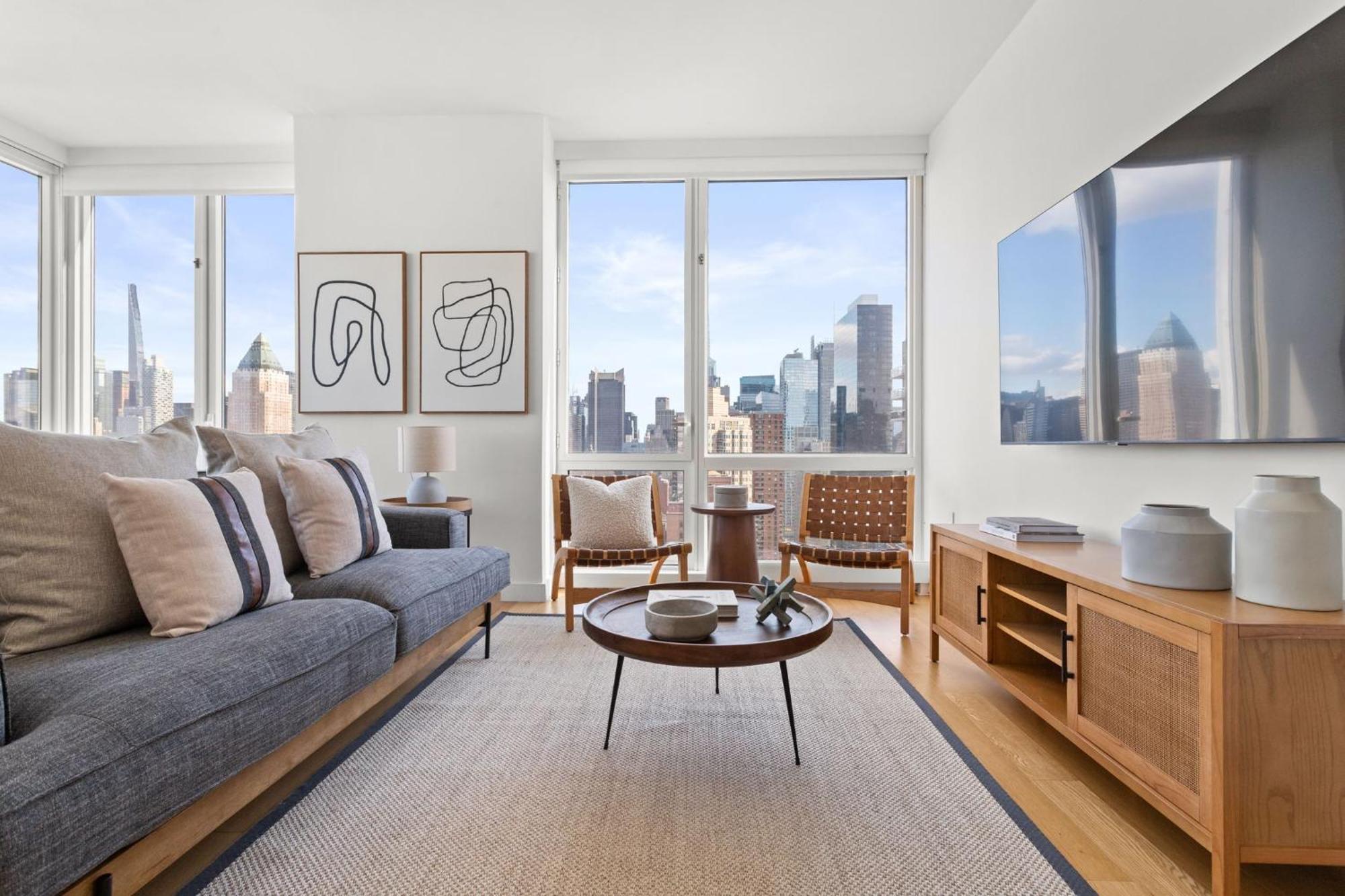 1 Bd Luxury With Stunning Views Appartement